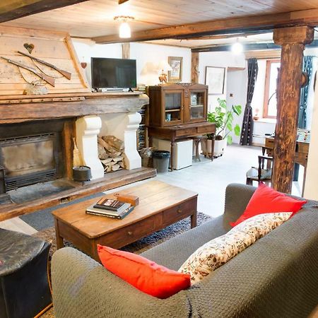 לינה וארוחת בוקר סנט-פואה-טארונטז Chalet Bois D'Antan מראה חיצוני תמונה
