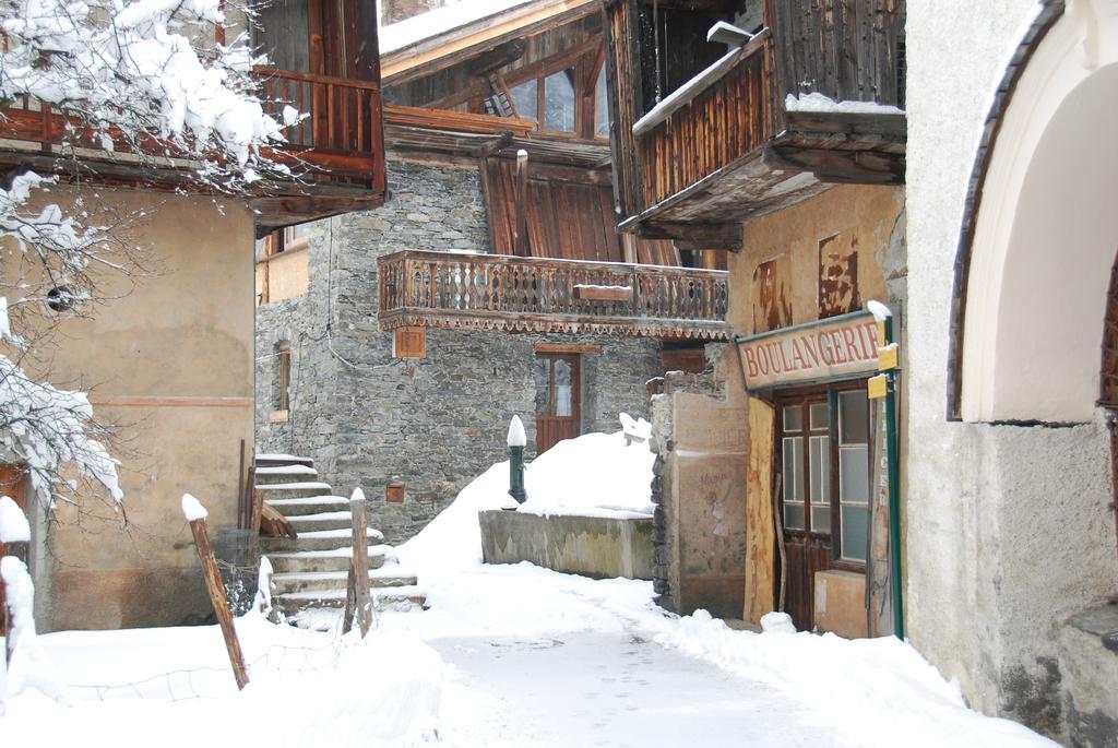 לינה וארוחת בוקר סנט-פואה-טארונטז Chalet Bois D'Antan מראה חיצוני תמונה