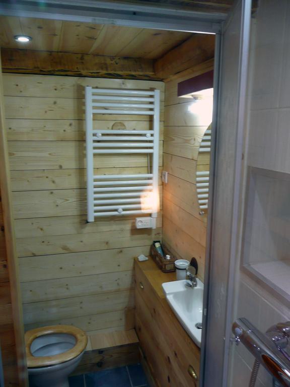 לינה וארוחת בוקר סנט-פואה-טארונטז Chalet Bois D'Antan חדר תמונה