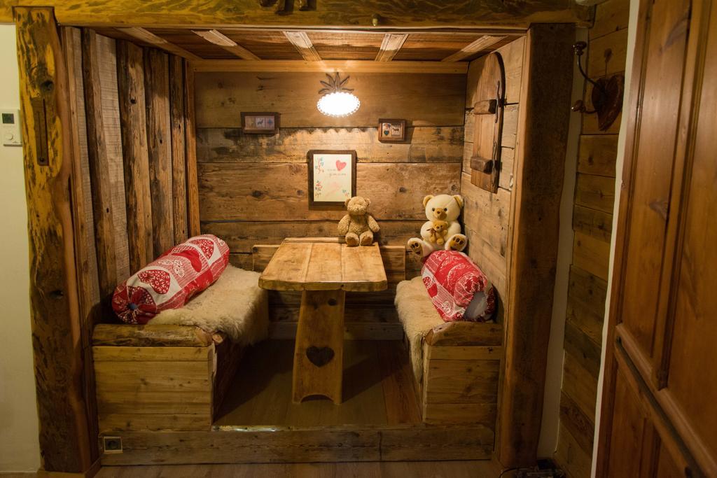 לינה וארוחת בוקר סנט-פואה-טארונטז Chalet Bois D'Antan חדר תמונה