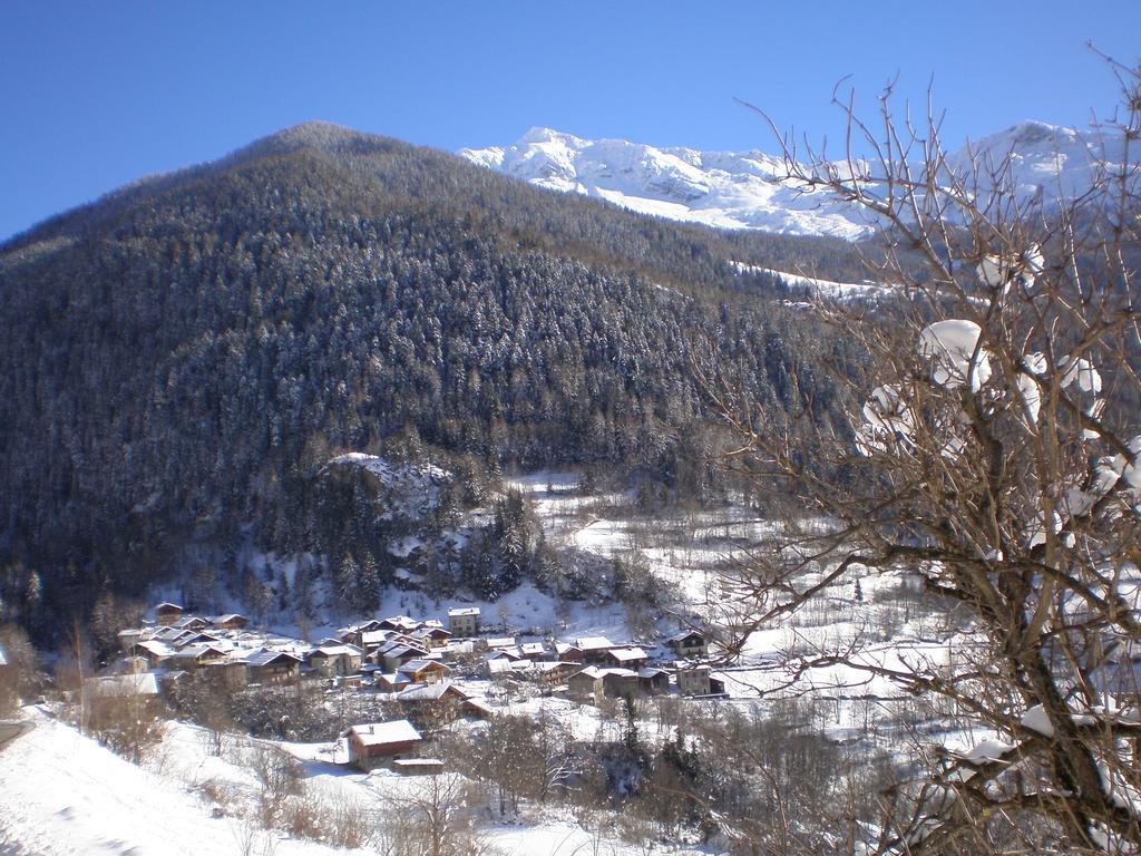 לינה וארוחת בוקר סנט-פואה-טארונטז Chalet Bois D'Antan מראה חיצוני תמונה
