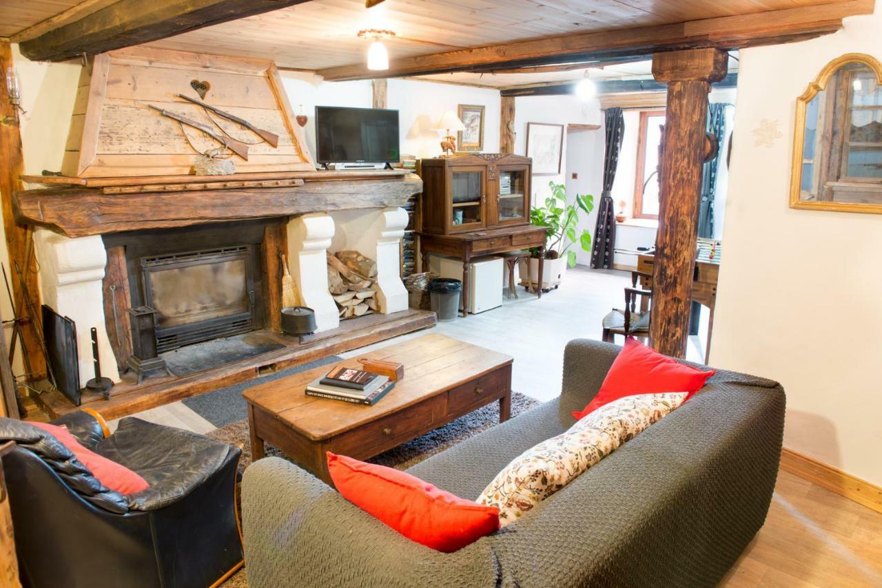 לינה וארוחת בוקר סנט-פואה-טארונטז Chalet Bois D'Antan מראה חיצוני תמונה