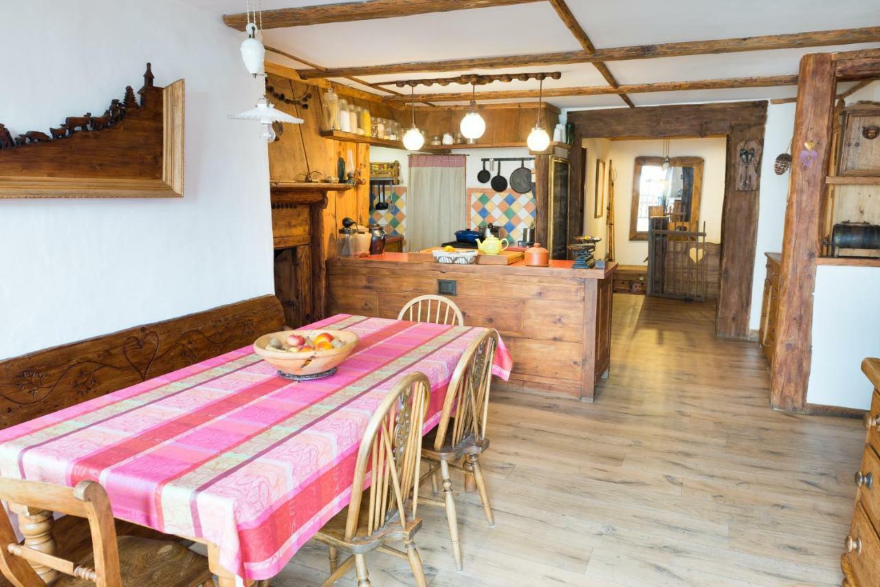 לינה וארוחת בוקר סנט-פואה-טארונטז Chalet Bois D'Antan מראה חיצוני תמונה